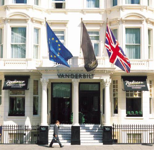 Twin Radisson Blu Edwardian Vanderbilt Hotel, London